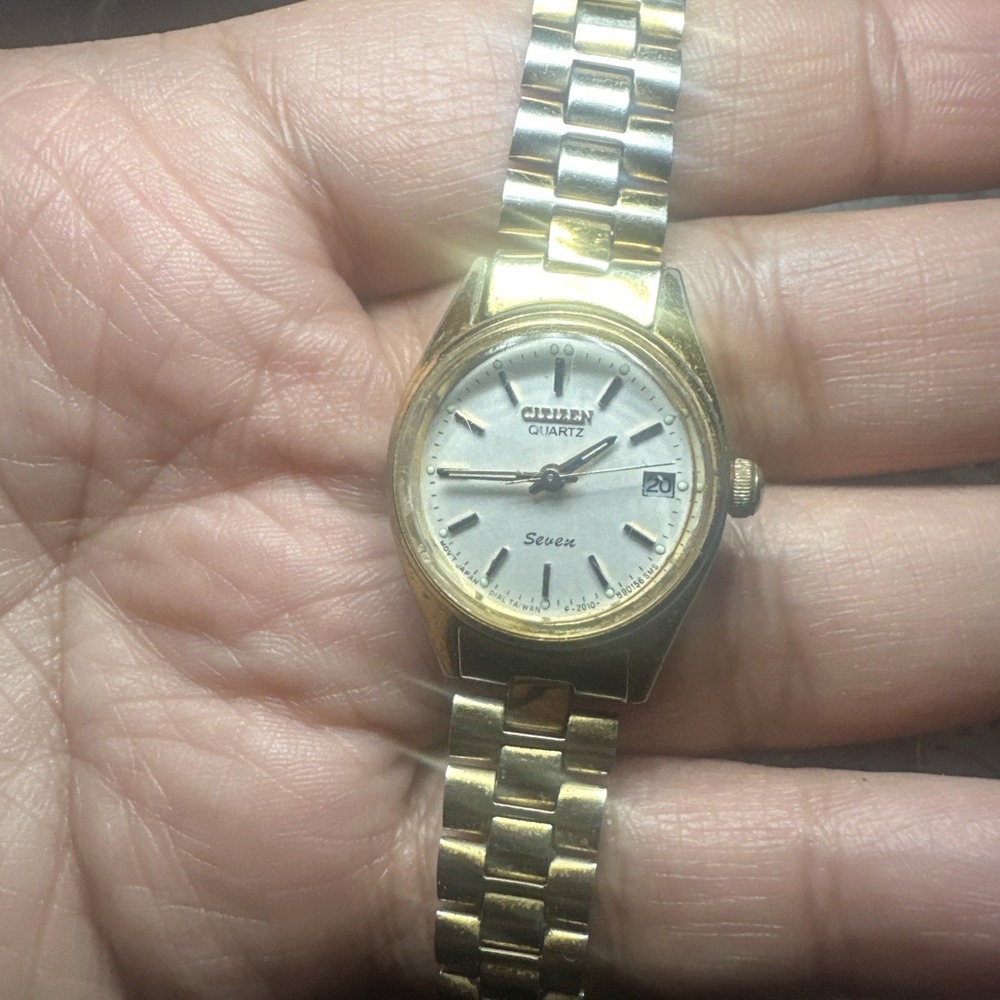 Vintage Citizen Seven Womens Watch 24mm White Dial Gold Tone Date Need Battery
